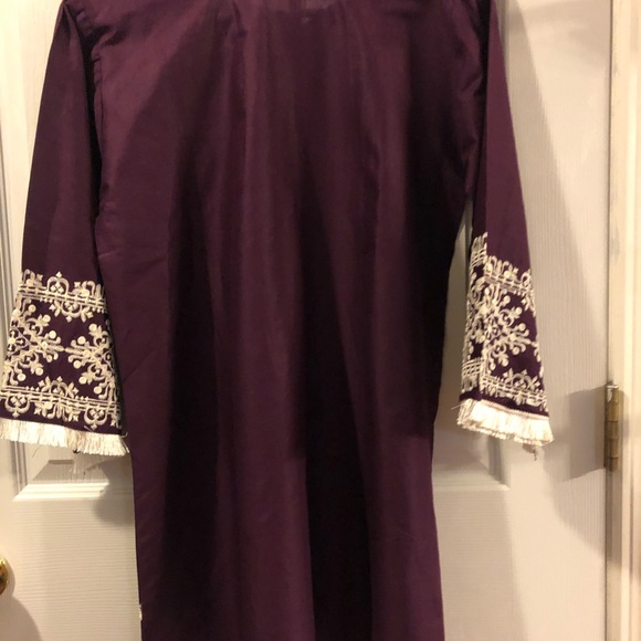 Embroidered Tunic Top - Picture 2 of 4